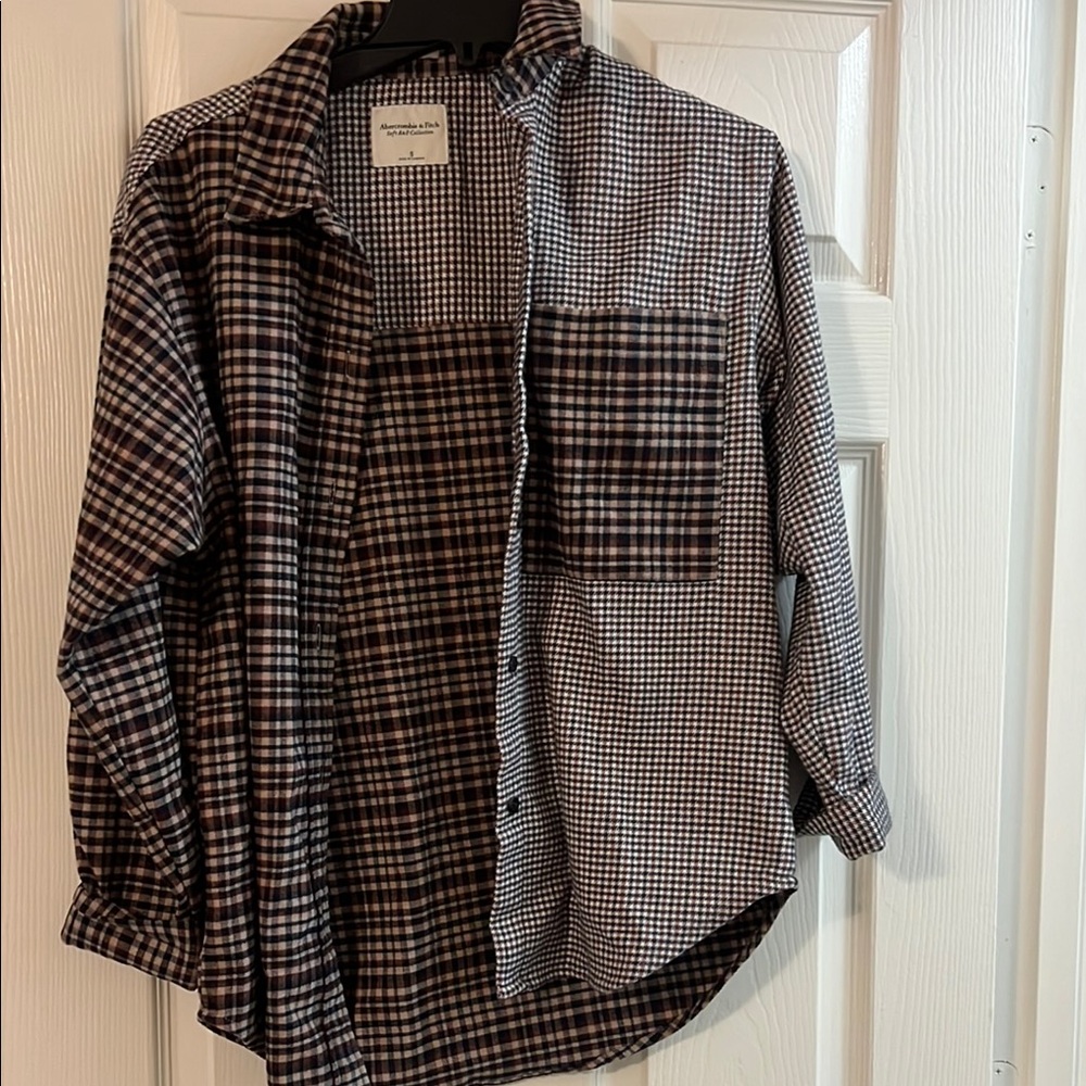 Abercrombie & Fitch Black and Brown Casual Button Down Shirt